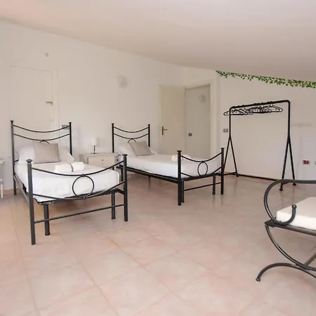 2 Bedroom Cozy In Holiday home *